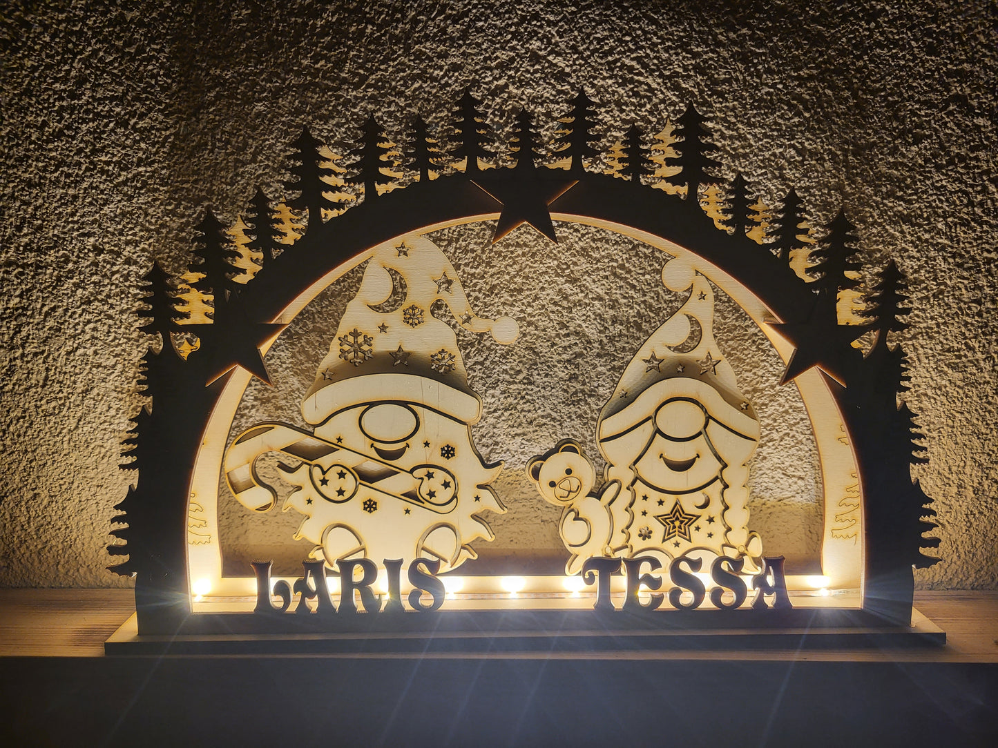 Wichtelschwibbogen mit süßem Wichtelpärchen und Wunschname