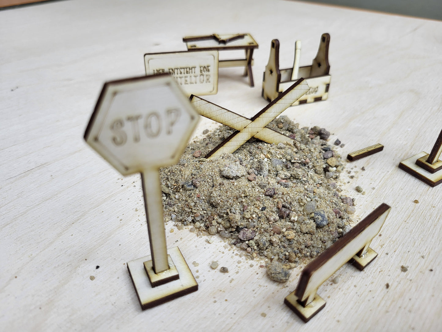 Wichtel Baustelle "Hier entsteht ein Wichtelhaus"