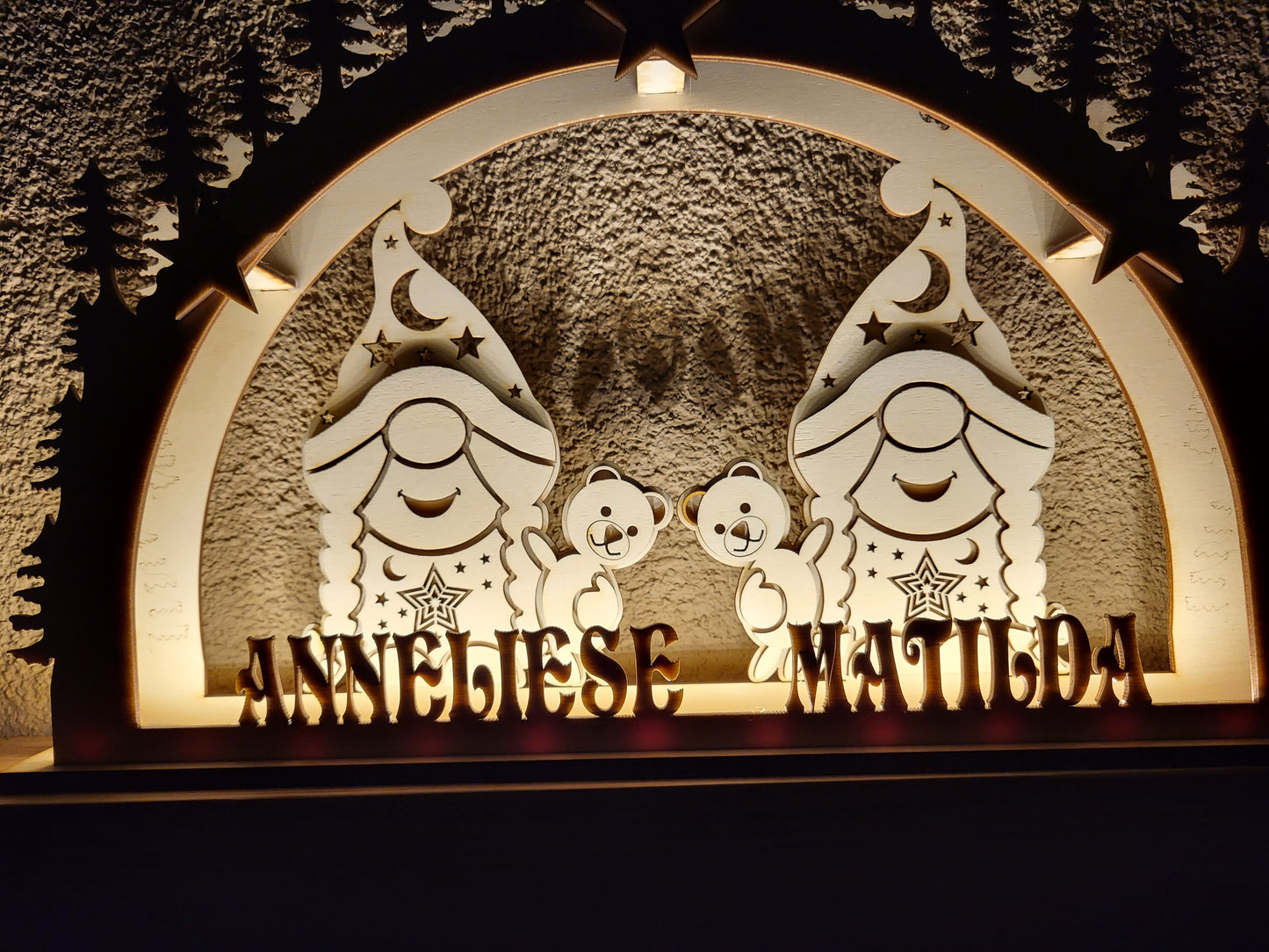 Wichtelschwibbogen mit süßem Wichtelpärchen und Wunschname