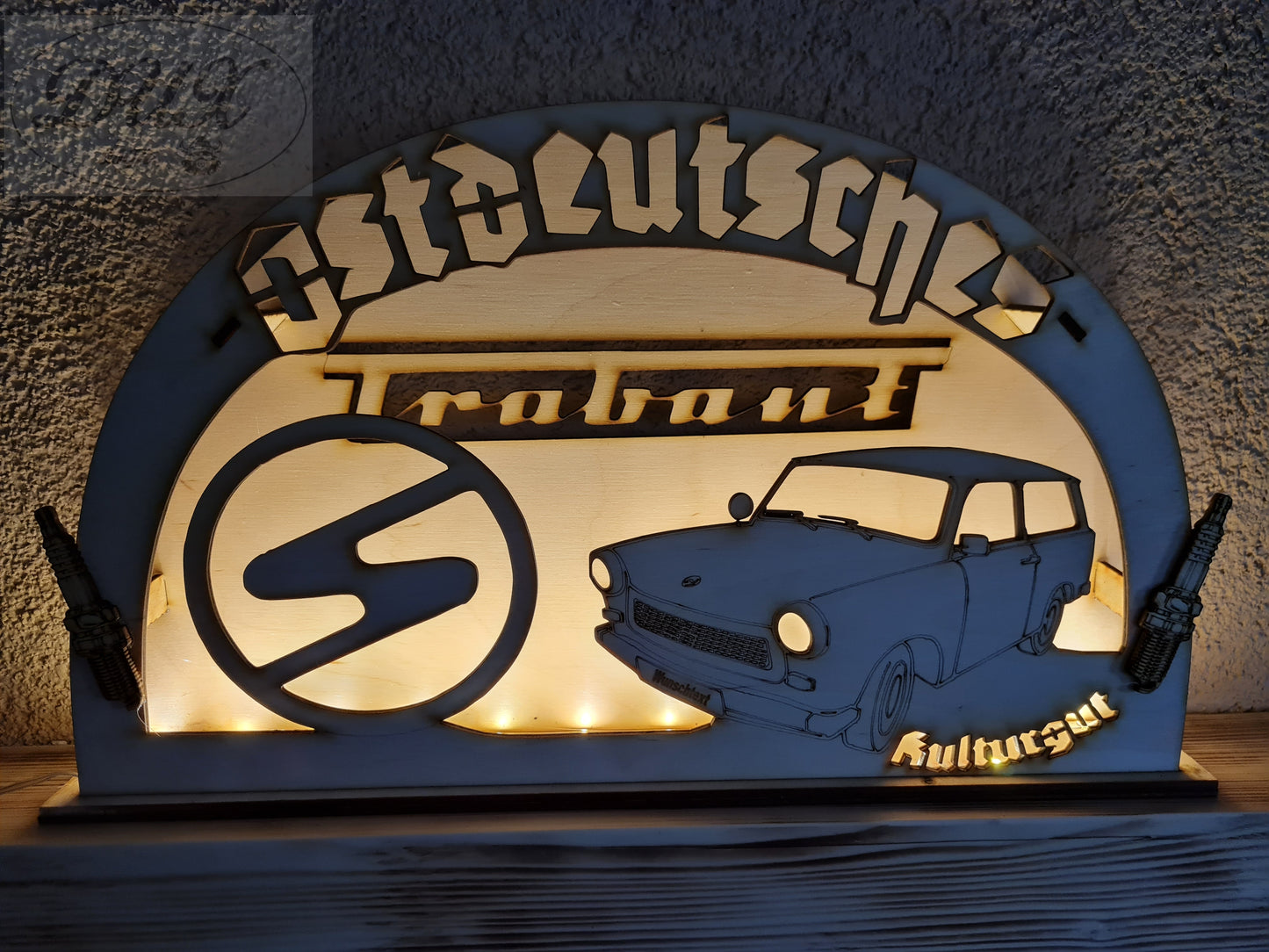 Schwibbogen/Lichterbogen "Ostdeutsches Kulturgut" Trabant Kombi, DDR