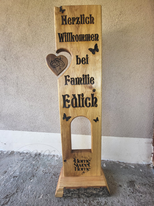 Türschild mit Namen, Herz und Platz für Laterne